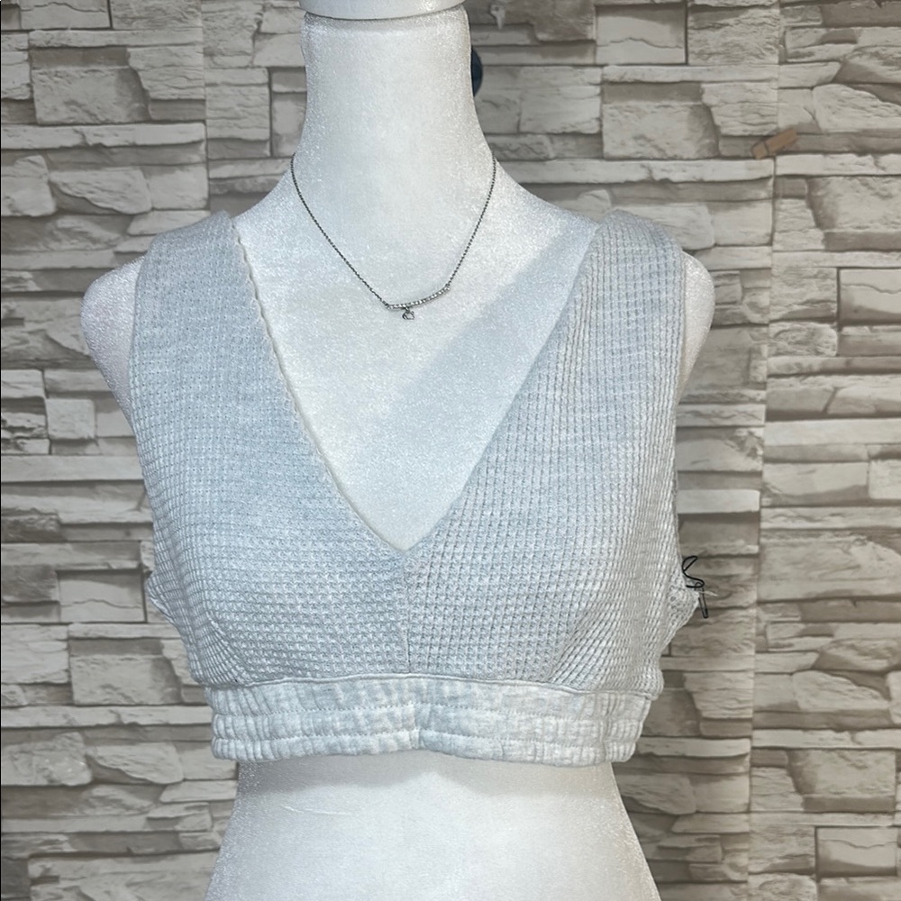 BETTER TOGETHER Women's Large Gray Waffle Knit Crop Top